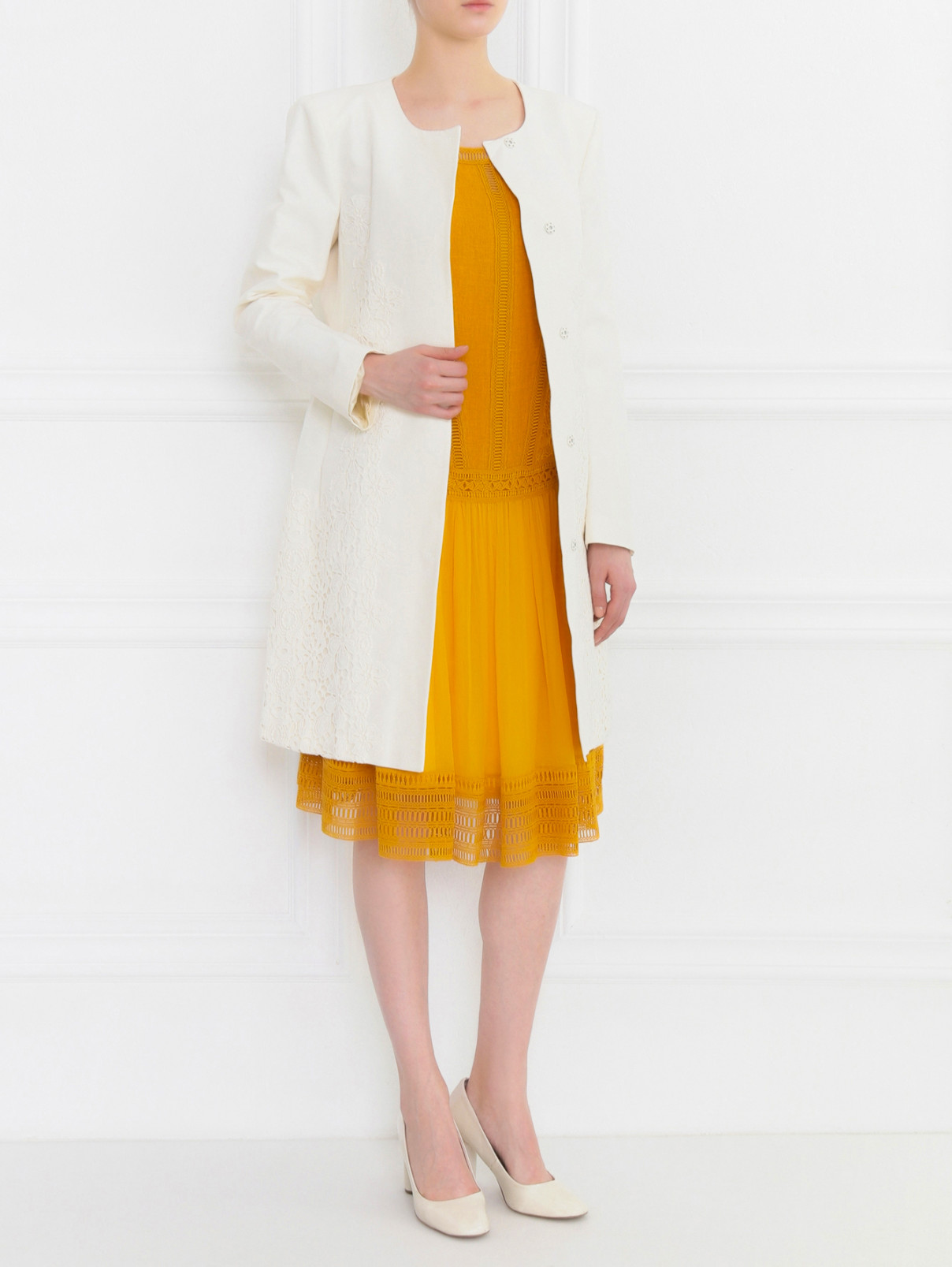Однобортное пальто с аппликацией Alberta Ferretti  –  Модель Общий вид  – Цвет:  Белый