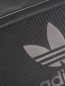 Сумка с логотипом на ремне Adidas Originals  –  Деталь