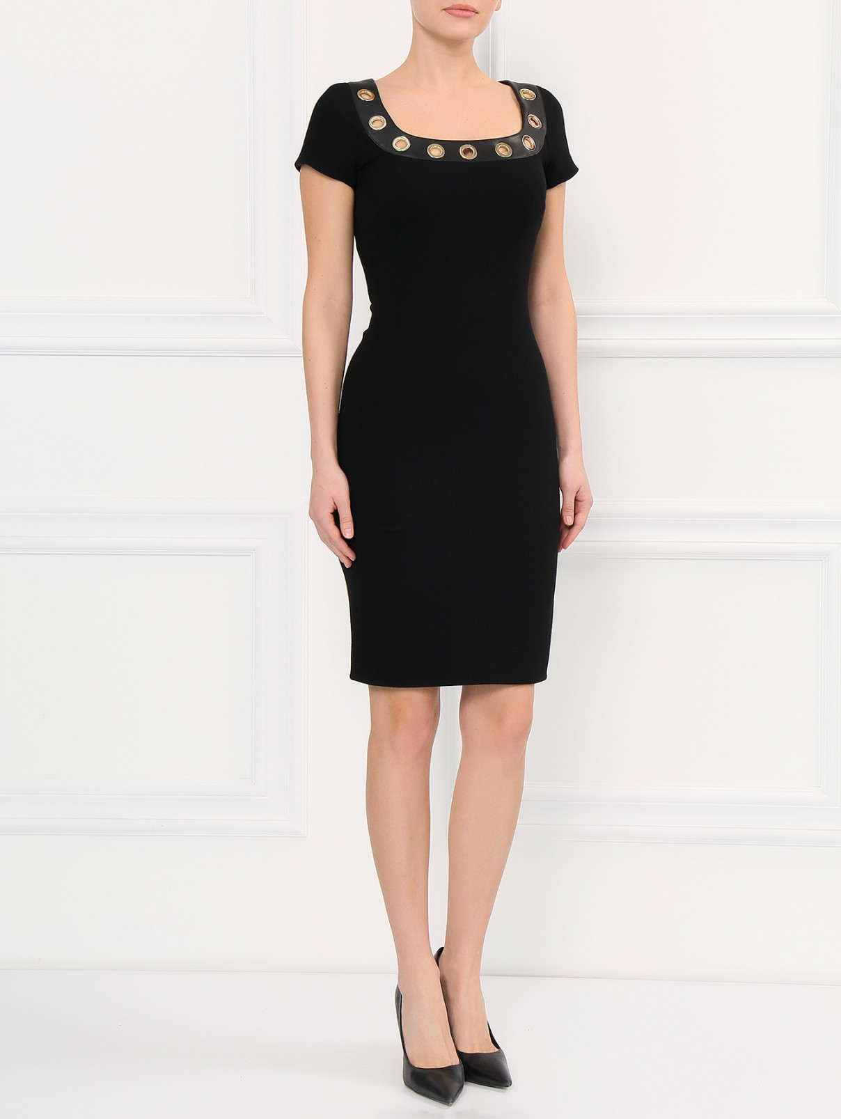 Платье-футляр из шерсти с металлической фурнитурой Moschino Boutique  –  Модель Общий вид  – Цвет:  Черный