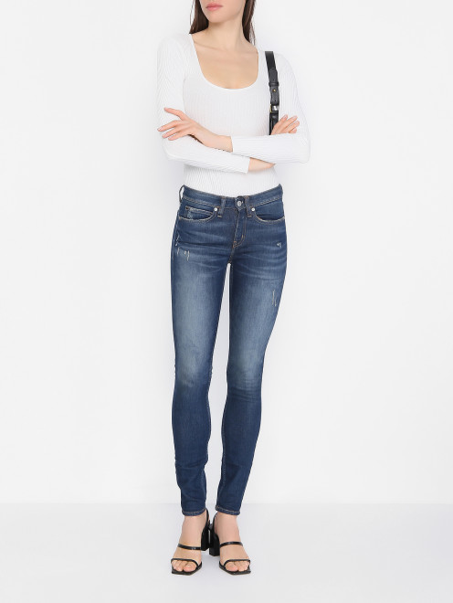 Зауженные джинсы из смешанного хлопка Calvin Klein Jeans - МодельОбщийВид