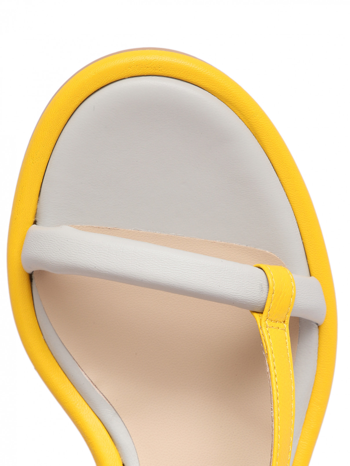 Босоножки на устойчивом каблуке Alysi  –  Обтравка3  – Цвет:  Желтый