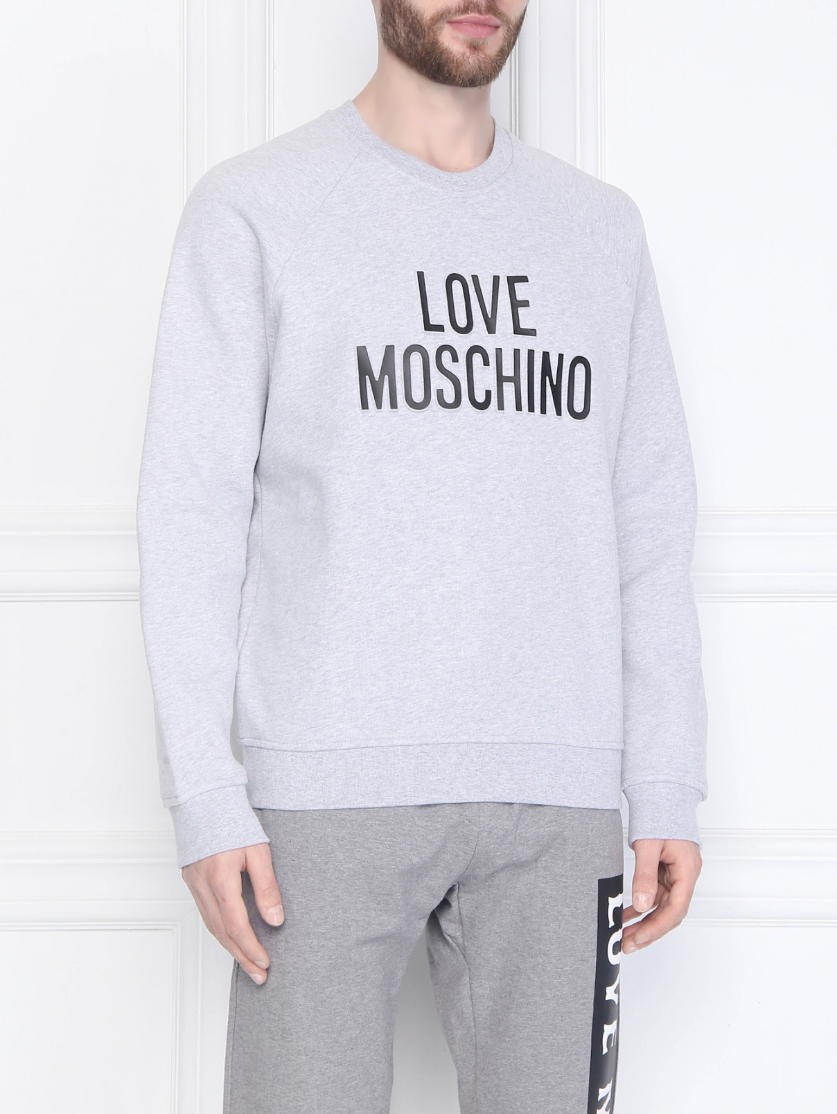 Свитшот из хлопка с принтом Moschino Love  –  МодельВерхНиз  – Цвет:  Серый