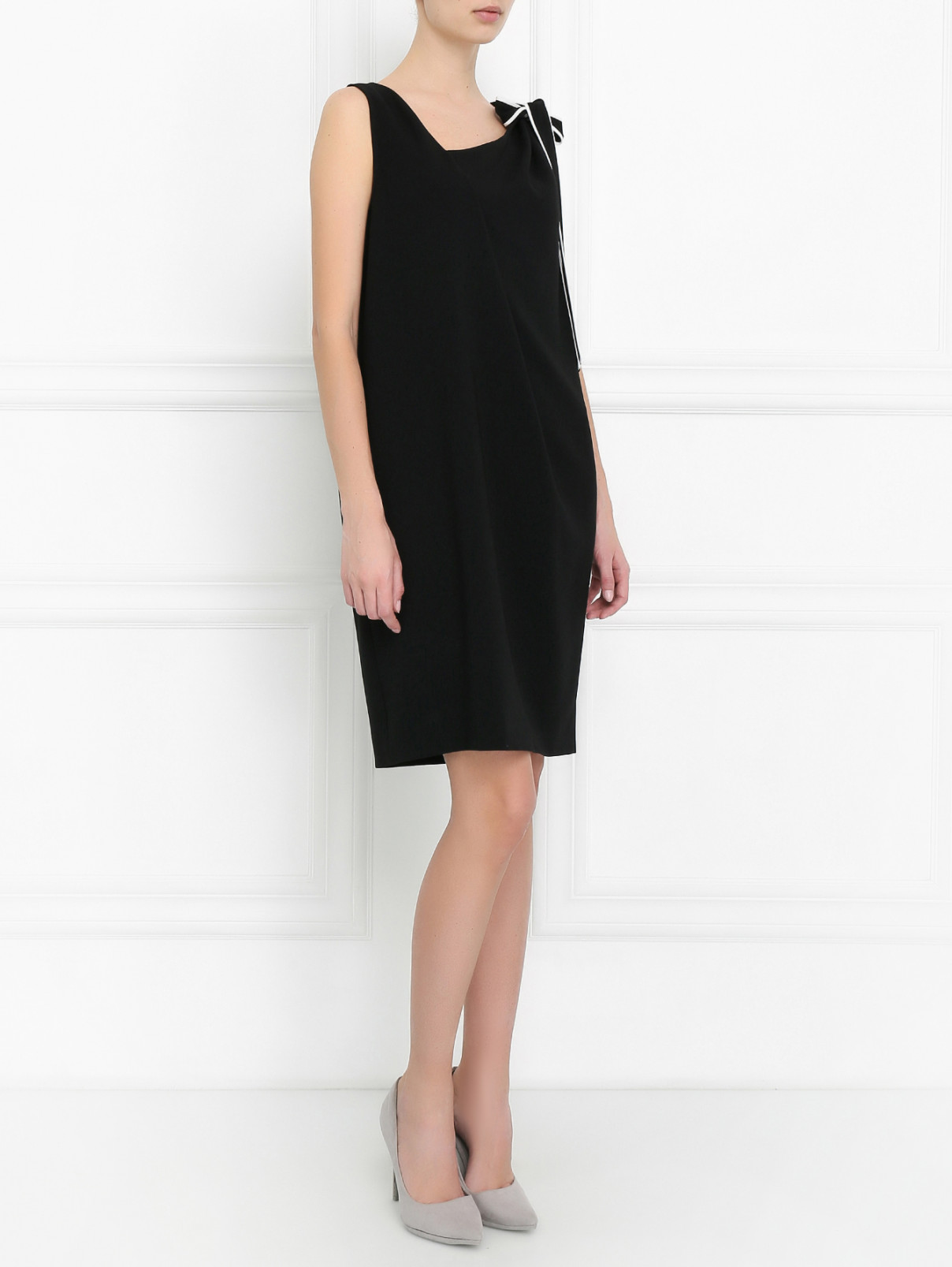 Платье свободного кроя с декоративным бантом Moschino Boutique  –  Модель Общий вид  – Цвет:  Черный