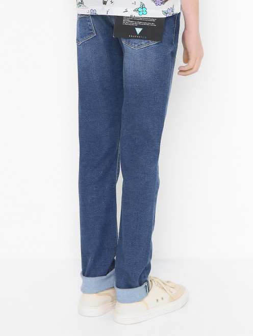 Узкие джинсы с надрезами - МодельВерхНиз1