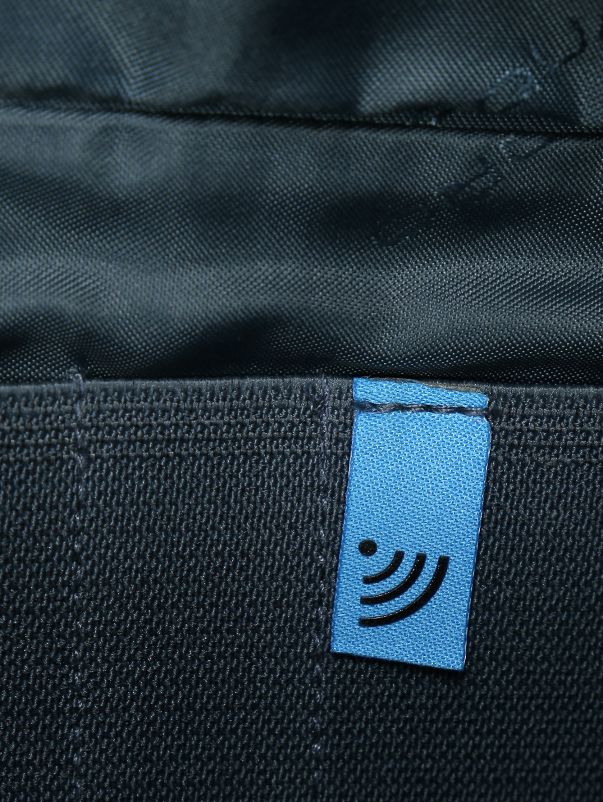 Поясная сумка из кожи с логотипом Piquadro  –  Деталь1  – Цвет:  Синий
