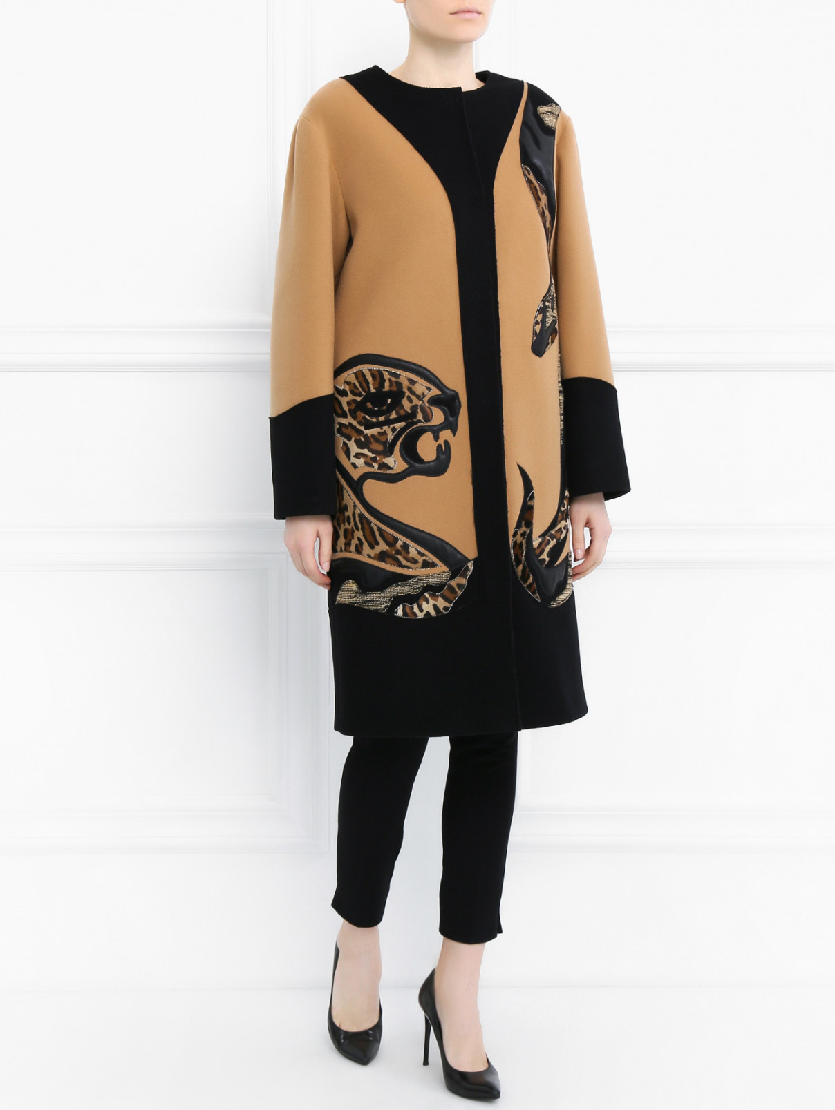 Пальто из шерсти с аппликацией Alberta Ferretti  –  Модель Общий вид  – Цвет:  Бежевый