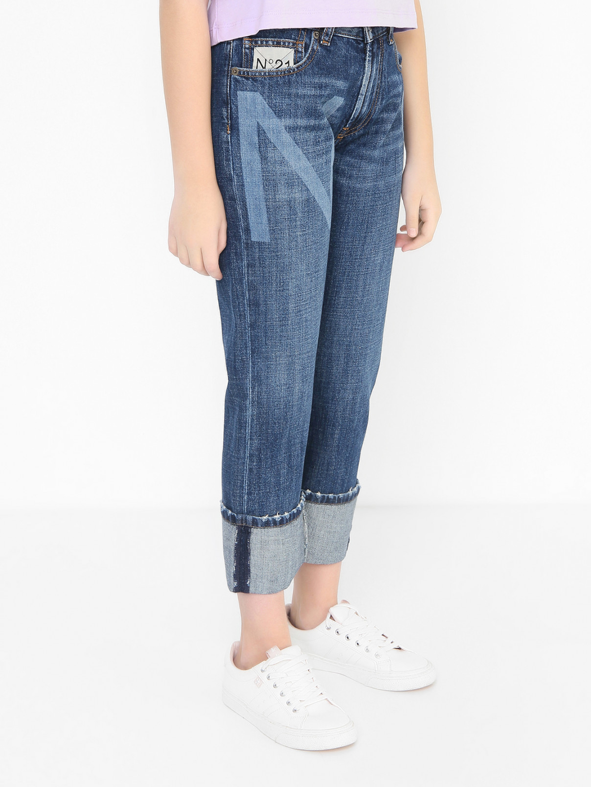 Прямые джинсы с подворотами N21  –  МодельВерхНиз  – Цвет:  Синий