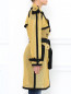 Тренч с контрастной отделкой и золотой фурнитурой Moschino  –  Модель Верх-Низ2