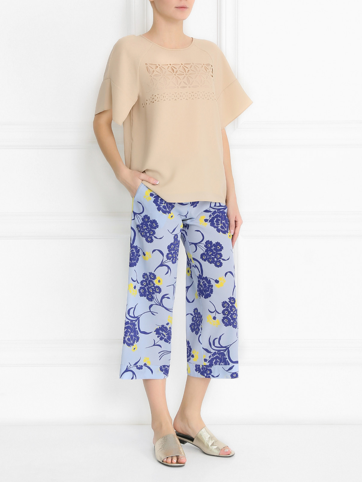 Укороченные брюки из шелка с цветочным узором P.A.R.O.S.H.  –  Модель Общий вид  – Цвет:  Фиолетовый