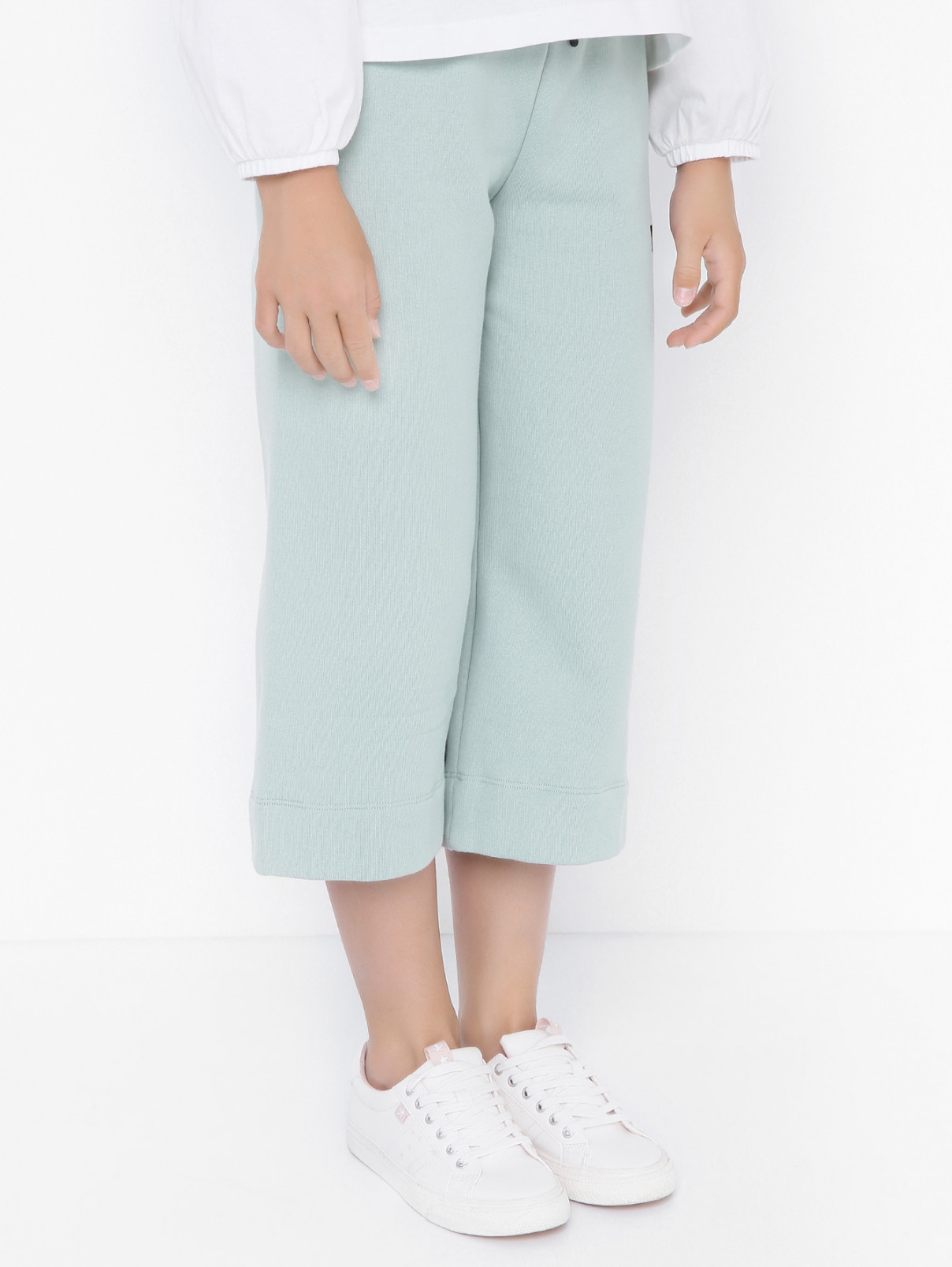 Хлопковые укороченные брюки Il Gufo  –  МодельВерхНиз  – Цвет:  Зеленый