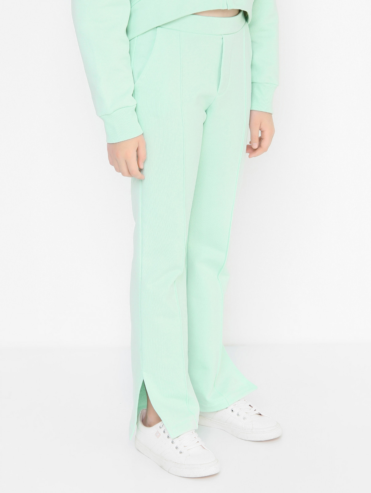 Трикотажные брюки со стрелками N21  –  МодельВерхНиз  – Цвет:  Зеленый