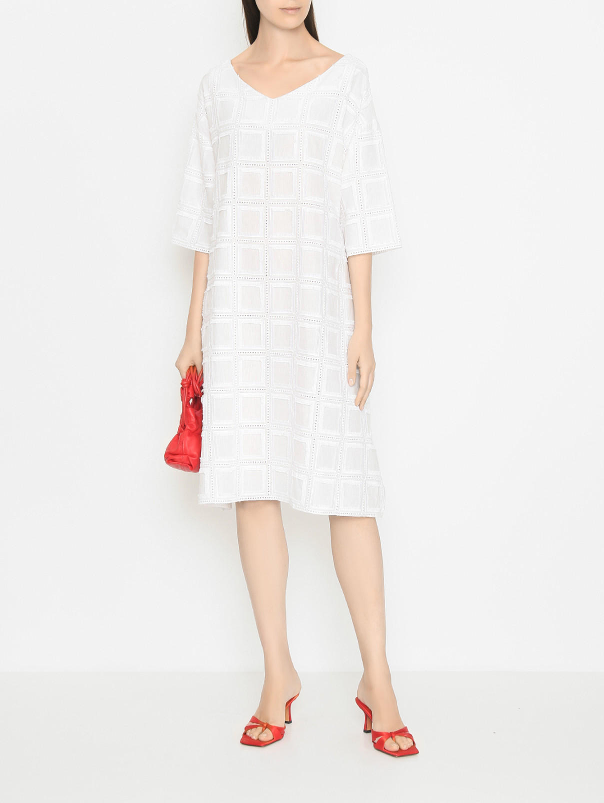 Платье из льна и хлопка с вышивкой и бахромой Alpha Studio  –  МодельОбщийВид  – Цвет:  Белый