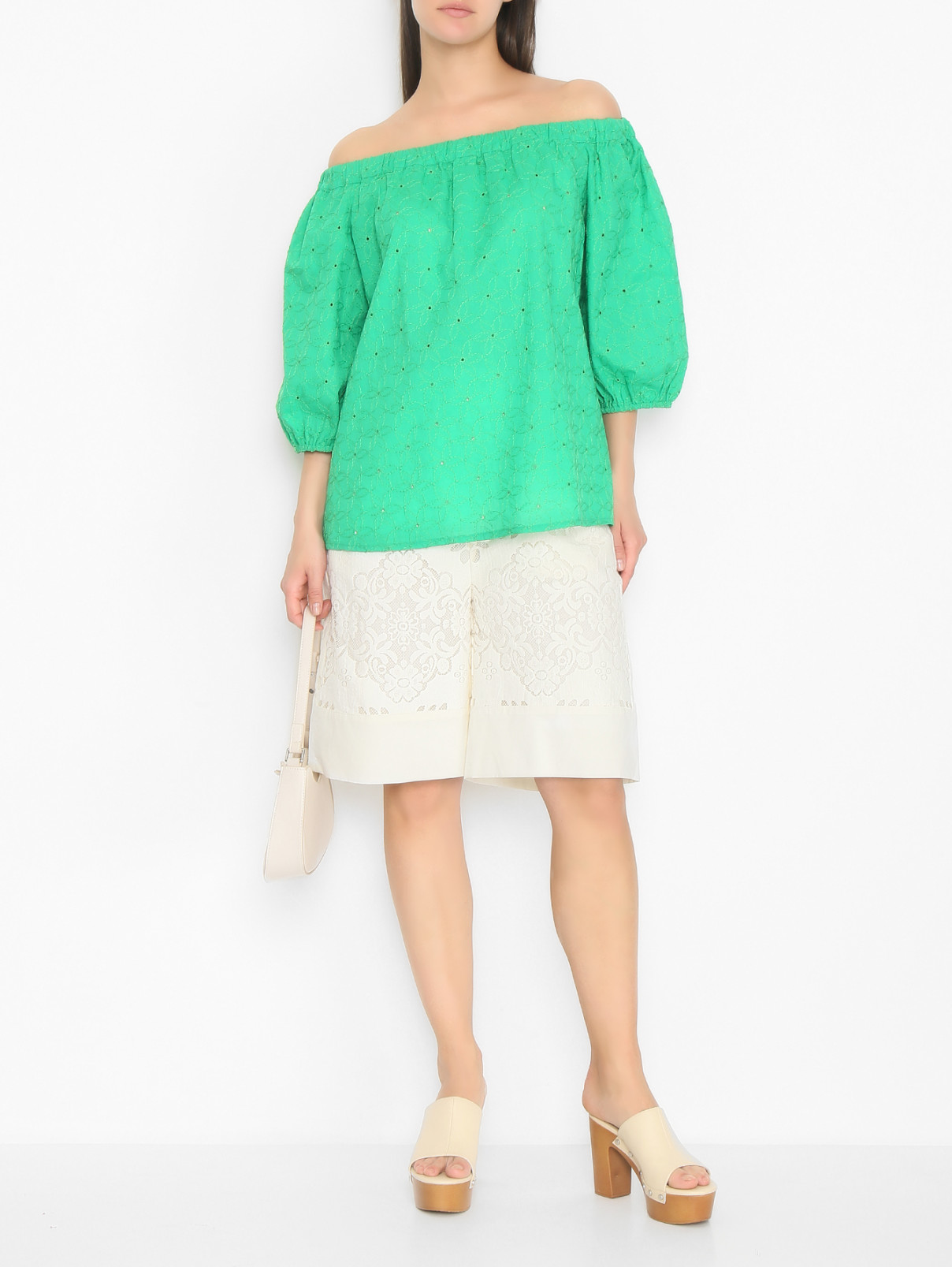 Шорты свободного кроя с вышивкой Marina Rinaldi  –  МодельОбщийВид  – Цвет:  Белый