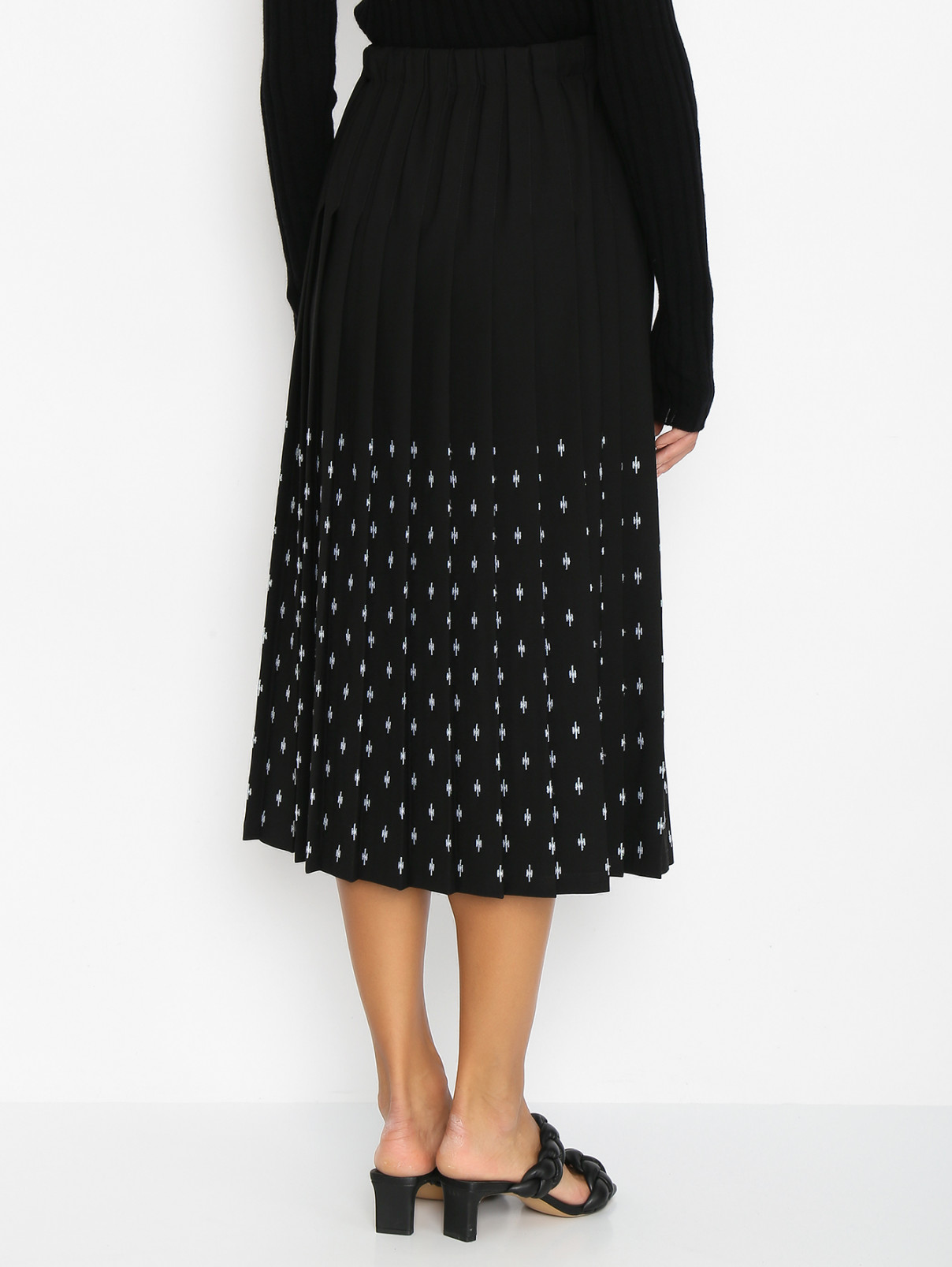 Плиссированнная юбка на резинке с вышивкой Alysi  –  МодельВерхНиз1  – Цвет:  Черный