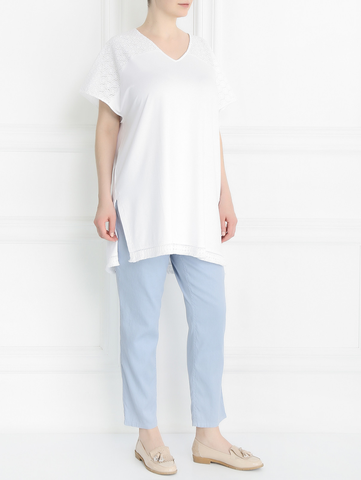 Удлиненная блуза с кружевными рукавами Marina Sport  –  Модель Общий вид  – Цвет:  Белый
