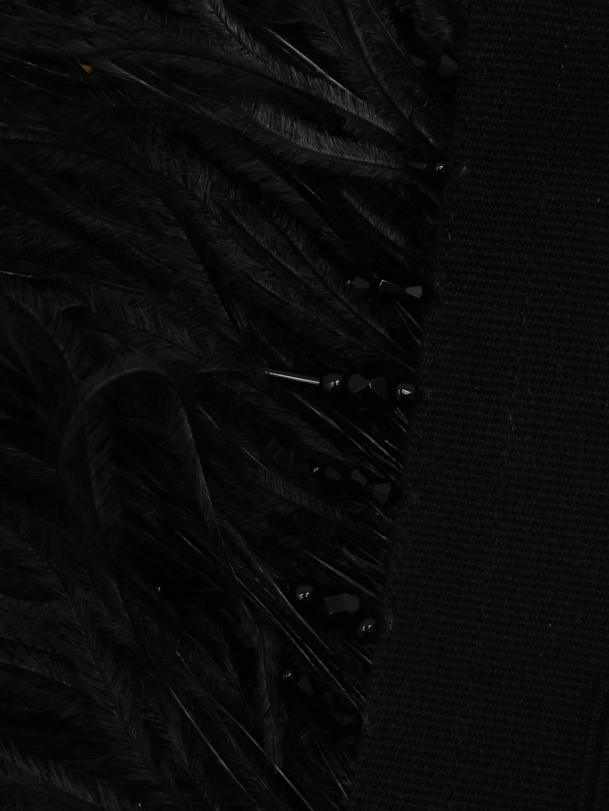 Манжеты декорированные перьями и кристаллами Max Mara  –  Деталь1  – Цвет:  Черный