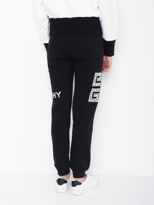 Трикотажные брюки с аппликацией Givenchy - МодельВерхНиз1