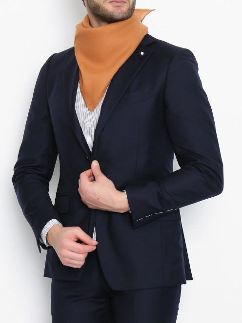 Платок из шерсти однотонный LARDINI - МодельВерхНиз