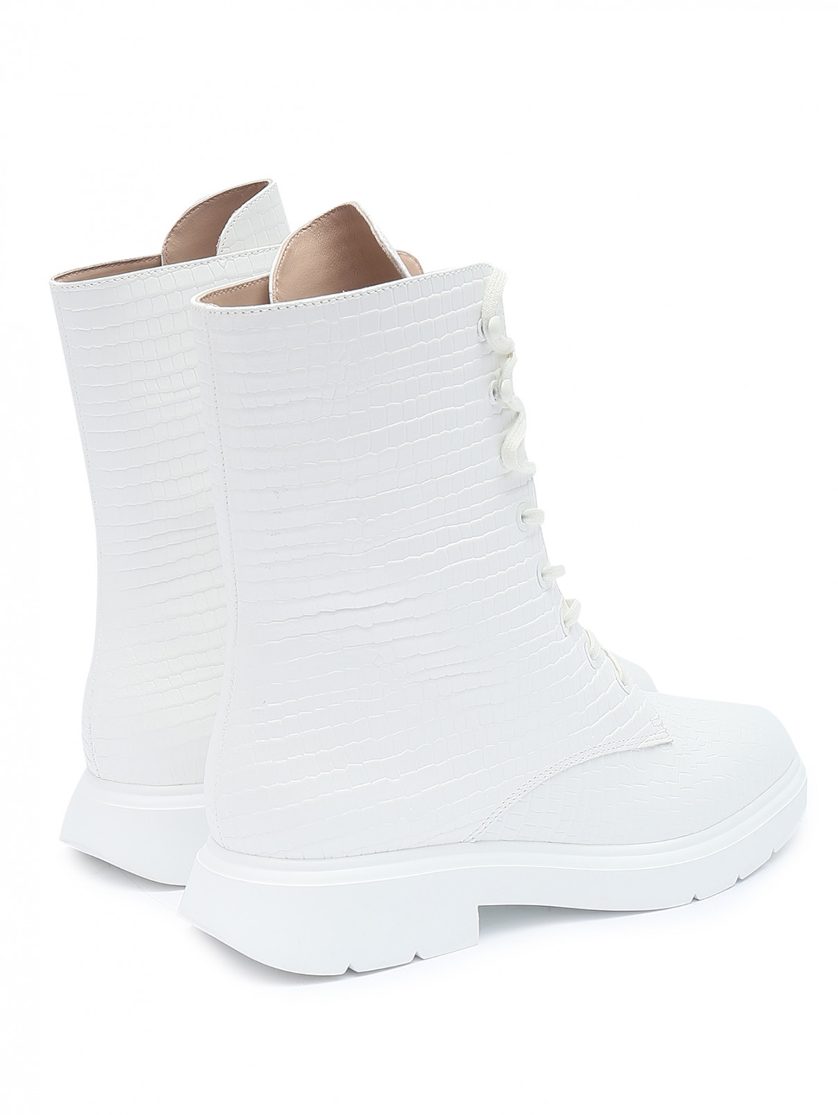 Ботинки из факутрной кожи на шнурках Stuart Weitzman  –  Обтравка2  – Цвет:  Белый