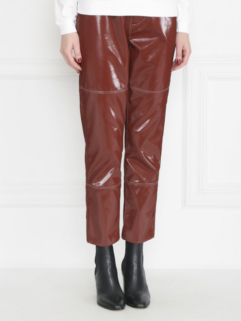 Однотонные брюки с контрастной строчкой - МодельВерхНиз