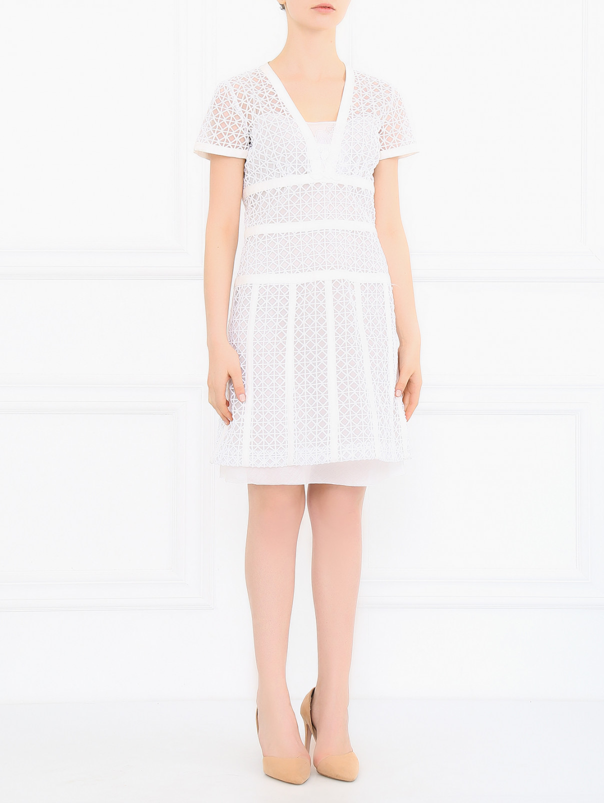 Платье из фактурной ткани с V-образным вырезом Moschino  –  Модель Общий вид  – Цвет:  Белый