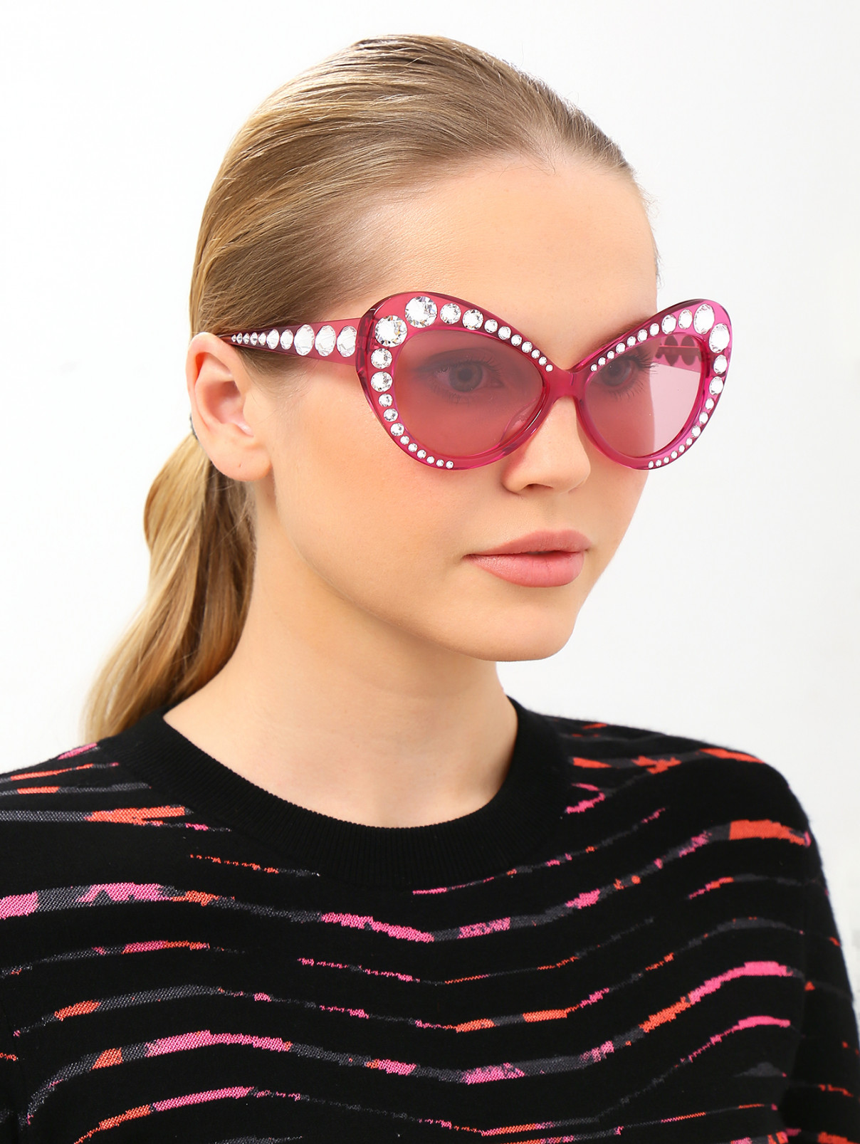 Солнцезащитные очки "кошачий глаз" в пластиковой оправе с кристаллами Moschino  –  Модель Общий вид  – Цвет:  Розовый