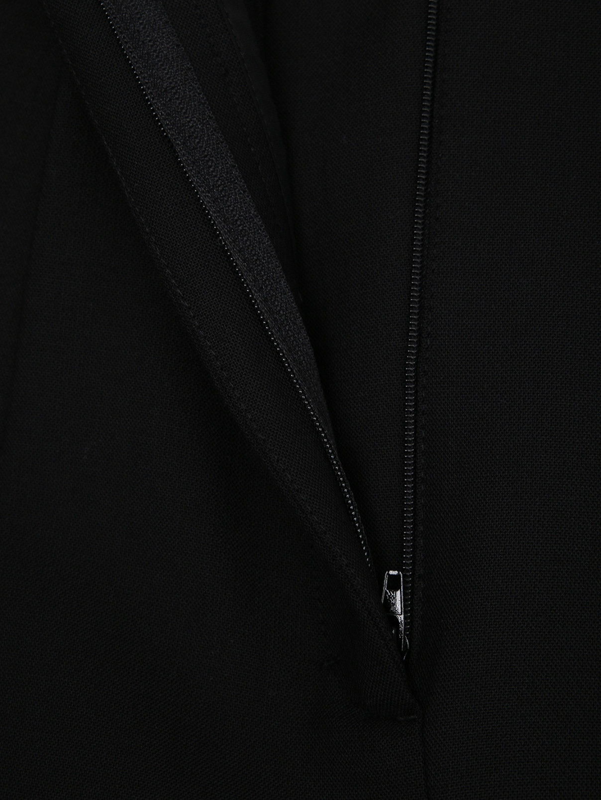 Широкие брюки из смешанной шерсти Dorothee Schumacher  –  Деталь1  – Цвет:  Черный
