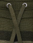 Трикотажные шорты из шерсти и шелка с узором Burberry  –  Деталь