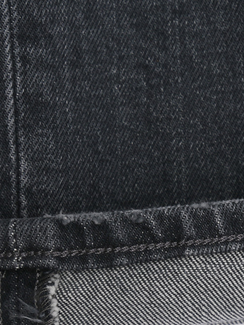 Укороченные джинсы с потертостями - Деталь2