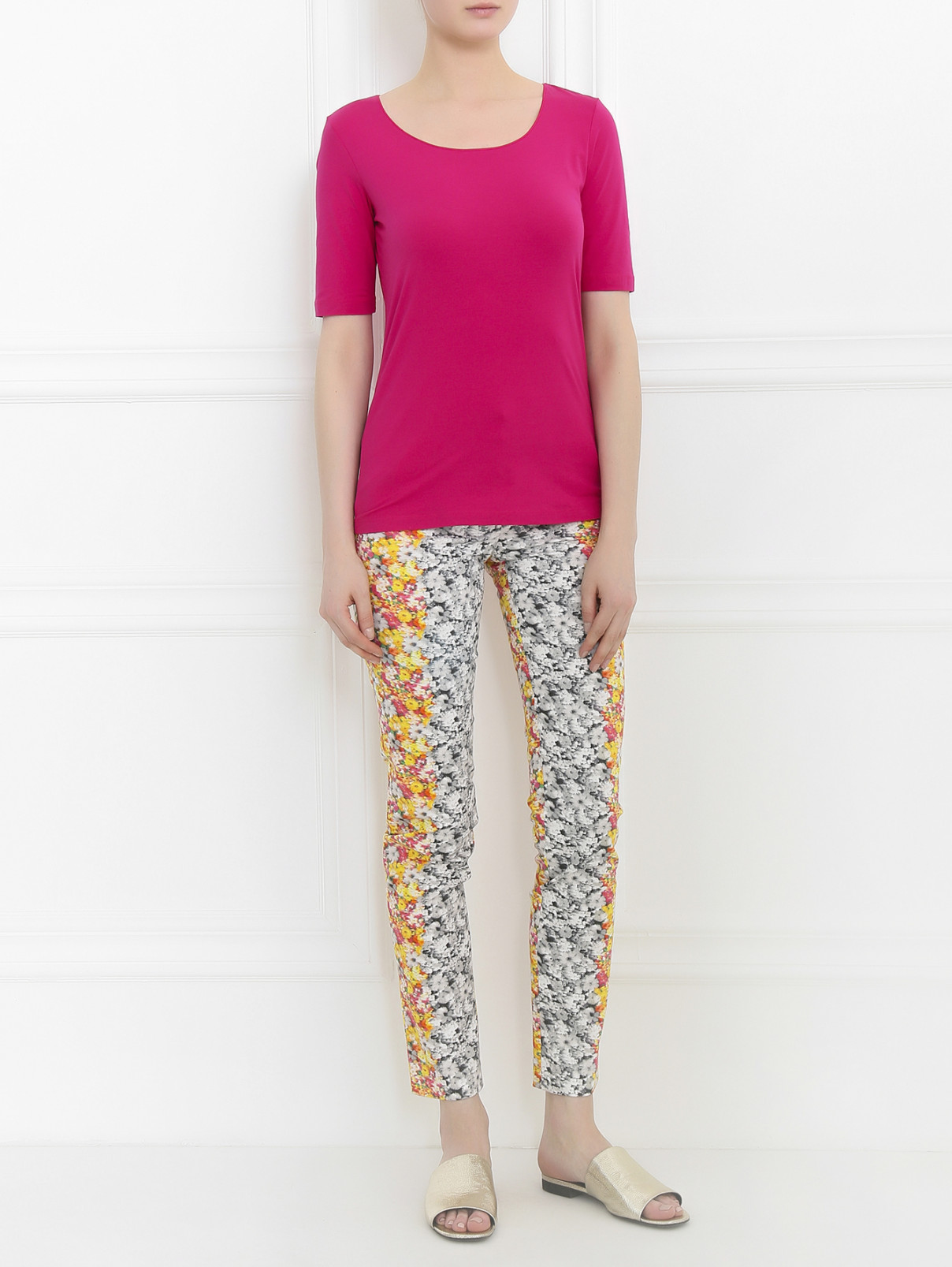 Узкие брюки из хлопка с  цветочным узором и контрастной отделкой Yigal Azrouel  –  Модель Общий вид  – Цвет:  Узор