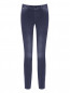 Зауженные джинсы с вышивкой Love Moschino  –  Общий вид