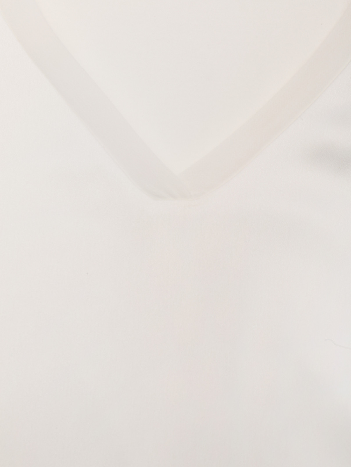 Блуза из вискозы с оборками Comma  –  Деталь