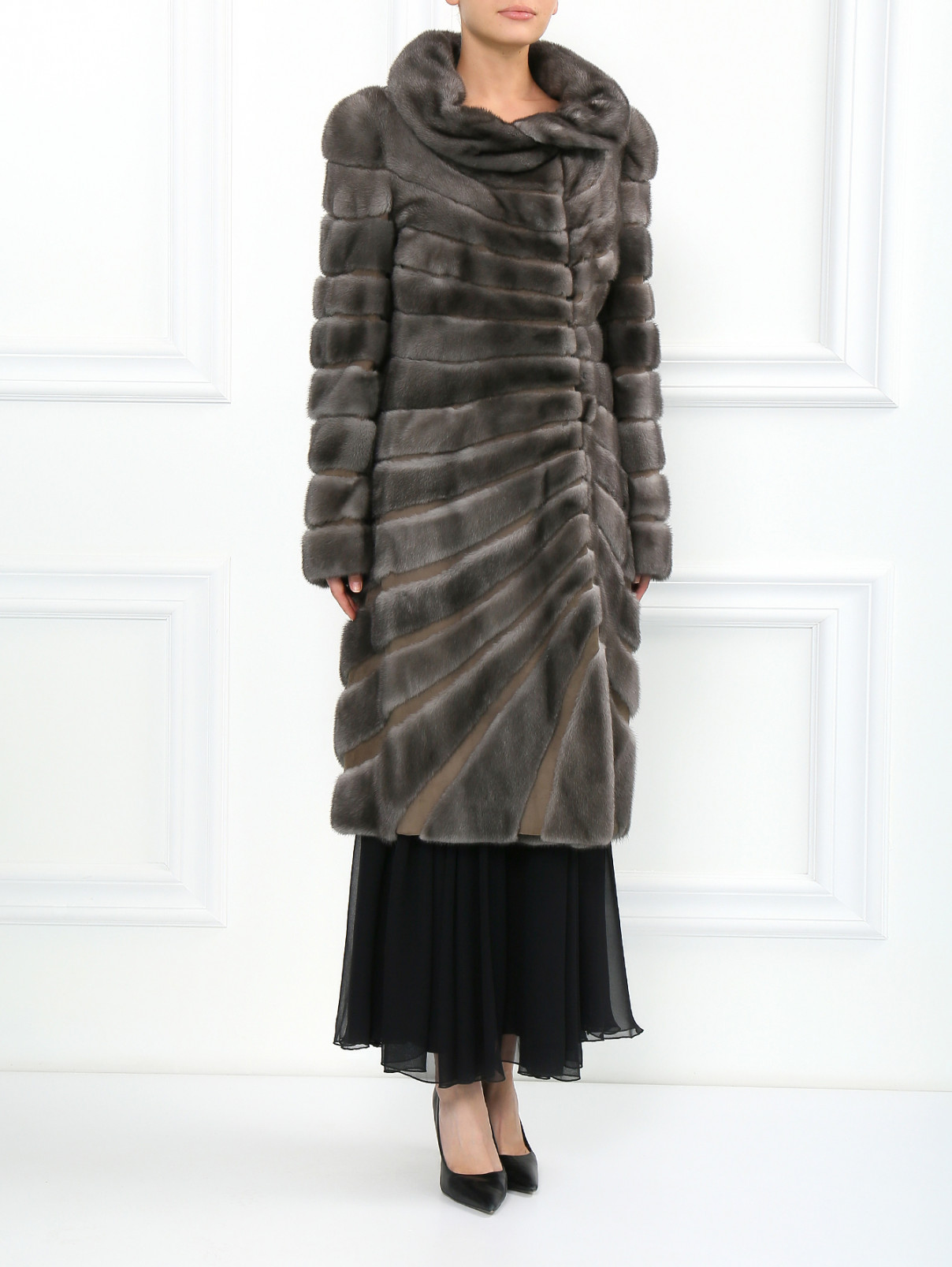 Пальто из меха норки в полоску Alberta Ferretti  –  Модель Общий вид  – Цвет:  Серый