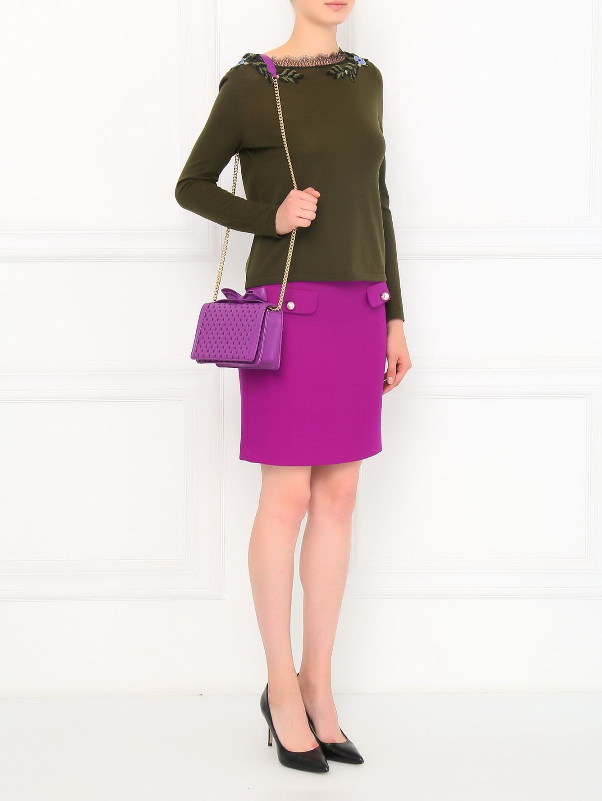 Стеганая сумка с декоративным бантом на цепочке Moschino Boutique  –  Модель Общий вид  – Цвет:  Фиолетовый