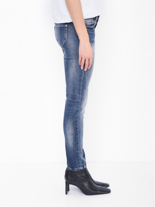 Прямые джинсы с вышивкой - МодельВерхНиз2