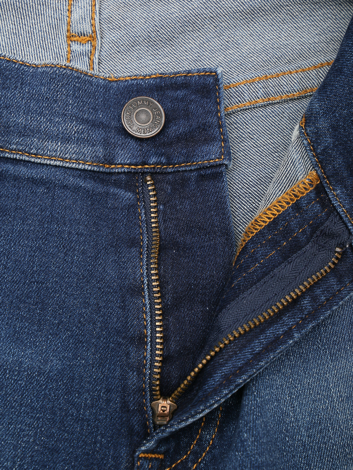 Джинсы зауженного кроя Tommy Jeans  –  Деталь1  – Цвет:  Синий
