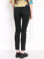 Узкие джинсы из эластичного денима с декоративной отстрочкой CLOSED  –  Модель Верх-Низ1