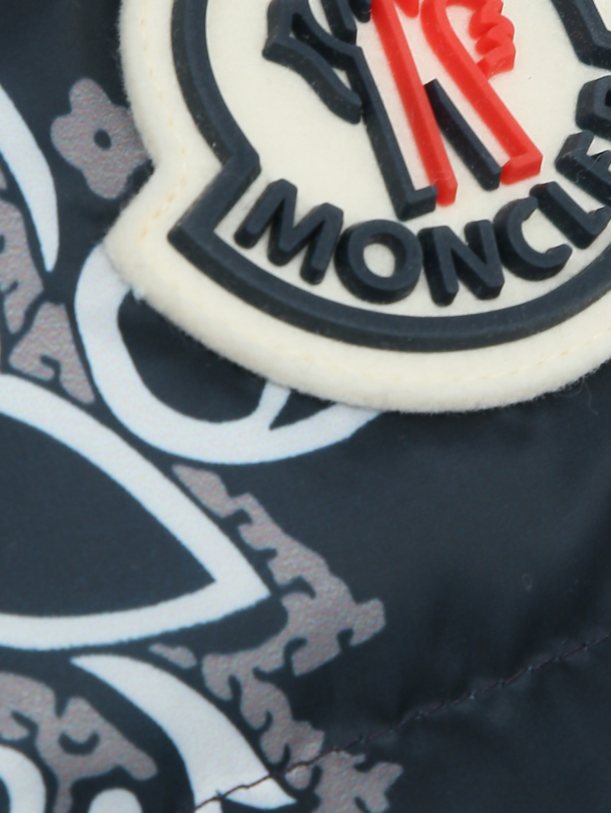 Пуховая куртка с узором Moncler  –  Деталь1  – Цвет:  Узор