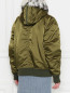 Куртка утепленная с меховым капюшоном N21  –  МодельВерхНиз1