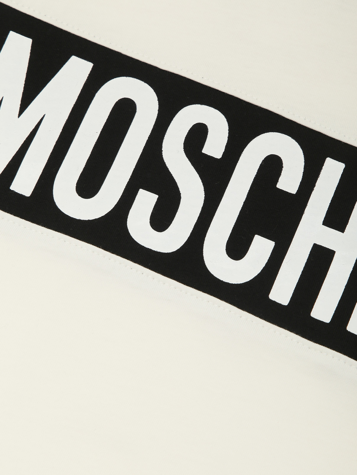 Футболка с контрастным принтом Moschino  –  Деталь  – Цвет:  Белый