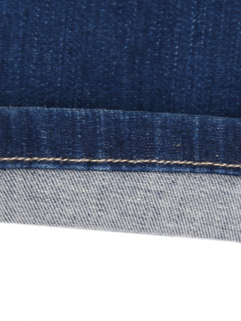 Зауженные джинсы с потертостями - Деталь2