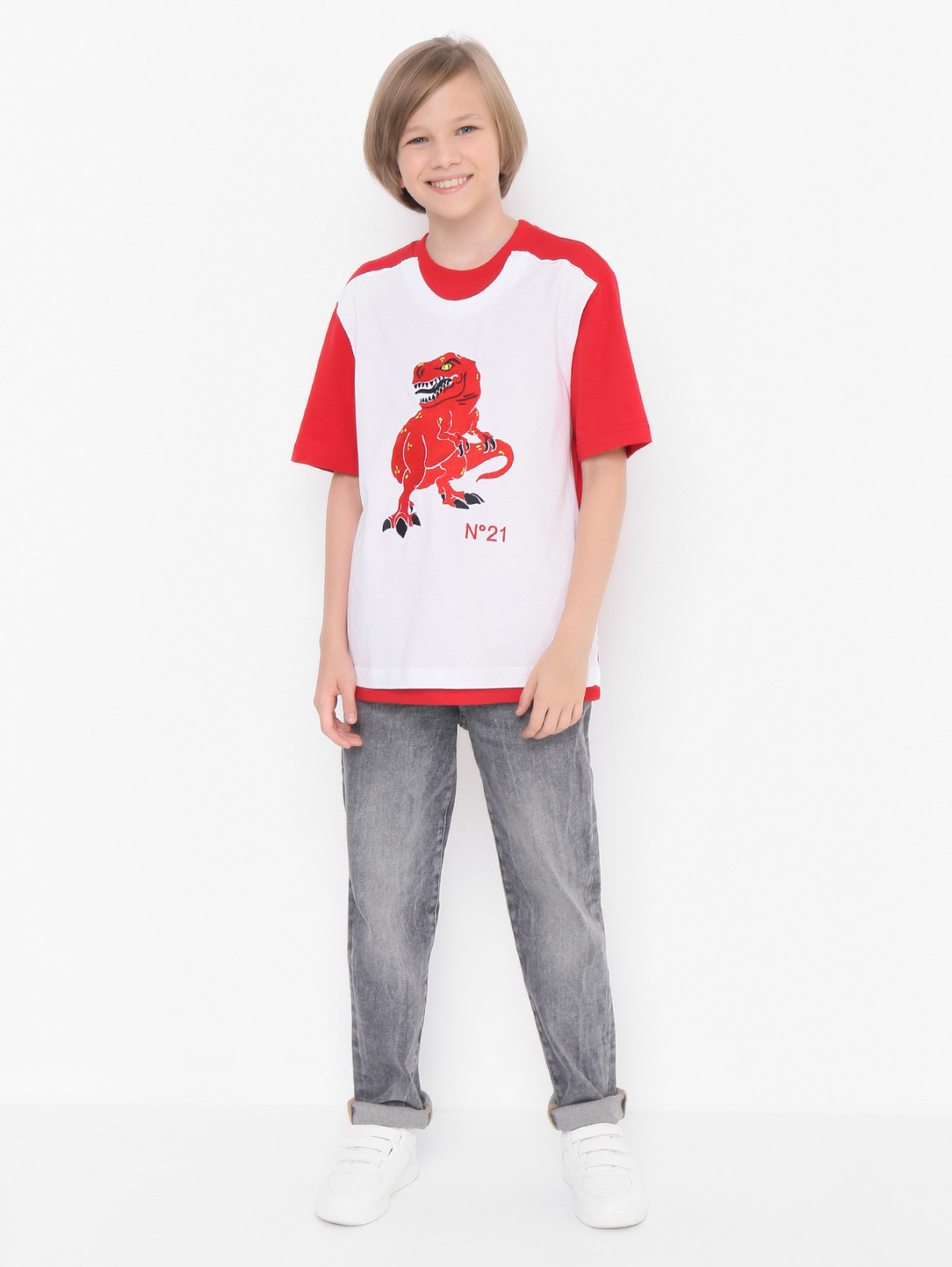 Хлопковая футболка с вышивкой N21  –  МодельОбщийВид  – Цвет:  Красный