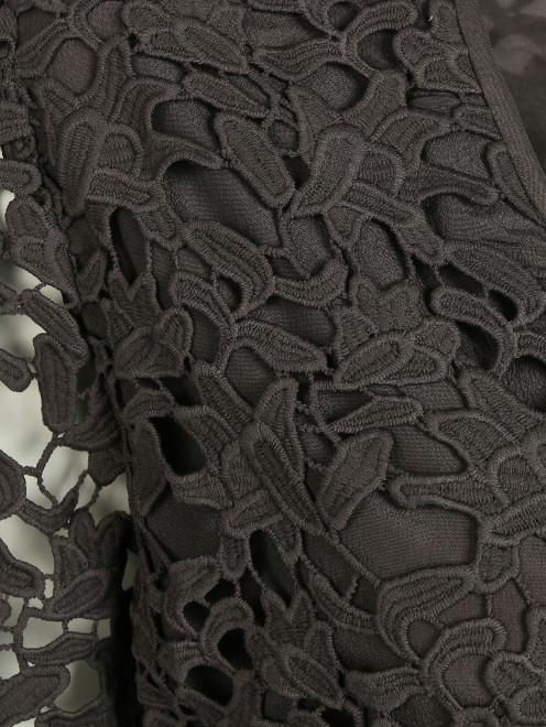Блуза с V-образным вырезом и отделкой из кружева - Деталь1