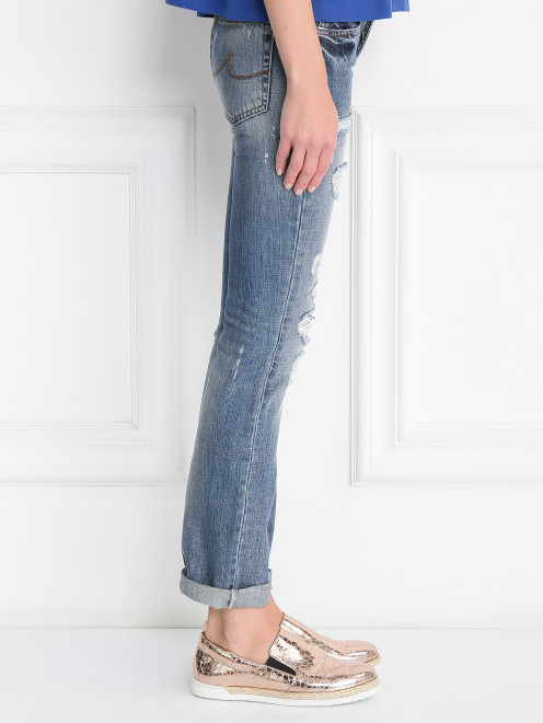 Укороченные джинсы с потертостями - Модель Верх-Низ2