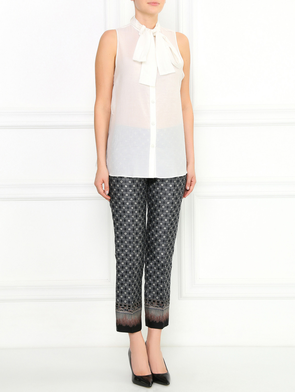 Блуза из хлопка и шелка с бантом Moschino Cheap&Chic  –  Модель Общий вид  – Цвет:  Белый