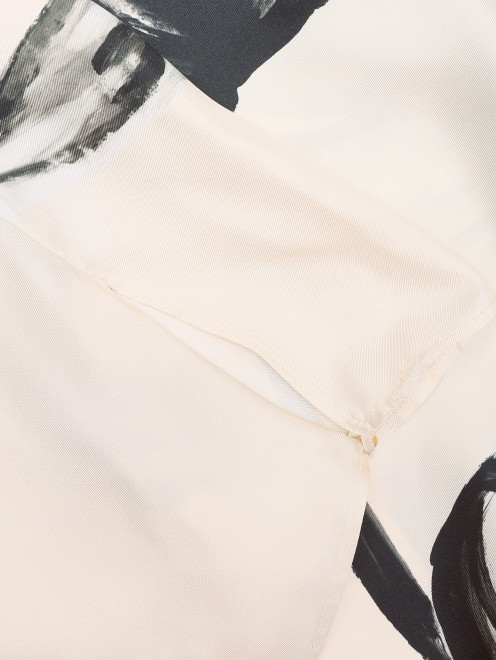 Блуза ассиметричного кроя из шёлка - Деталь