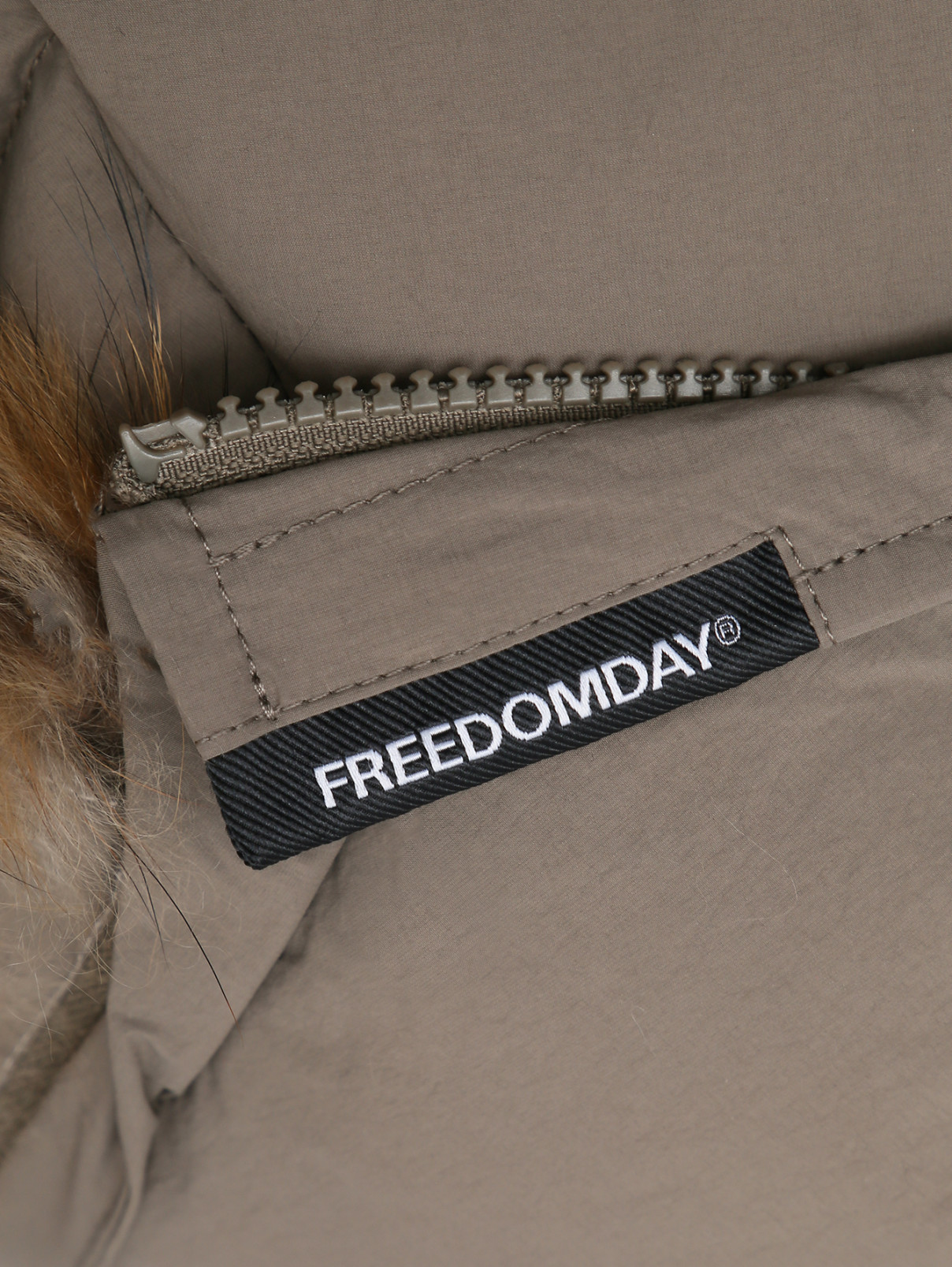 Пуховик со съемным помпоном на капюшоне Freedomday  –  Деталь1  – Цвет:  Зеленый