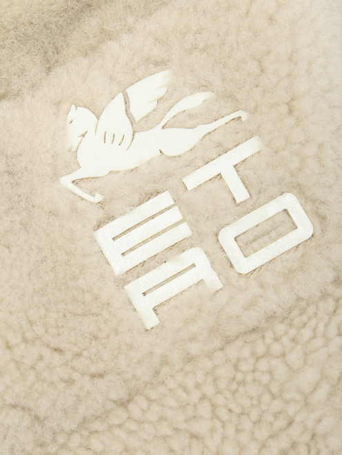 Панама из овчины с логотипом - Деталь