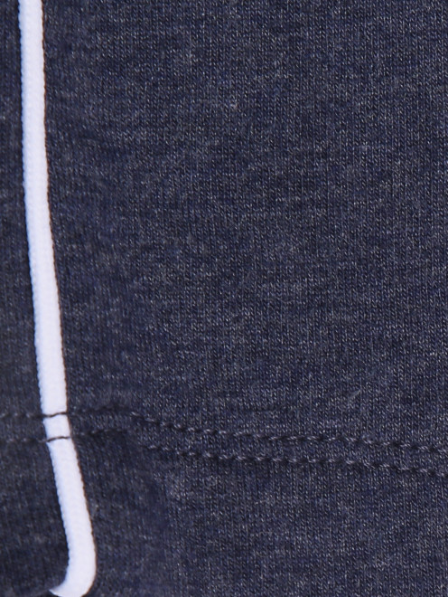 Трикотажные брюки на резинке с вышивкой - Деталь1
