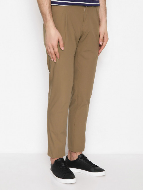 Трикотажные брюки на резинке с карманами - МодельВерхНиз